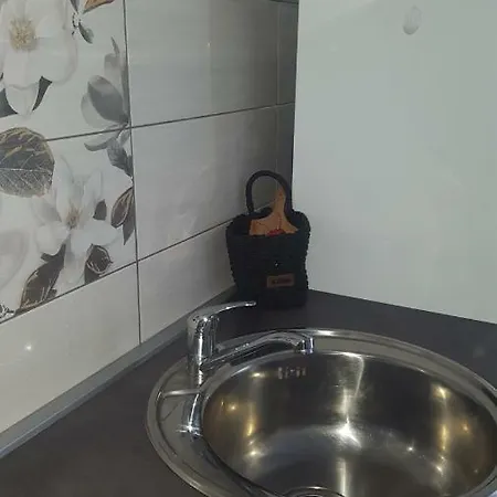 아파트 Apartman Andy 풀라